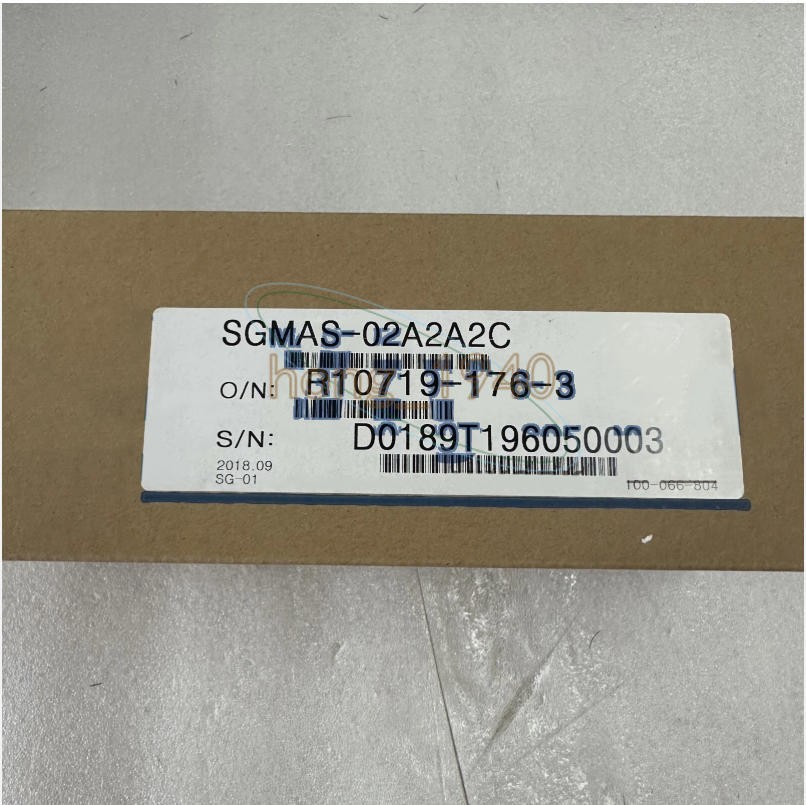 New One Yaskawa servo motor SGMAS-02A2A2C