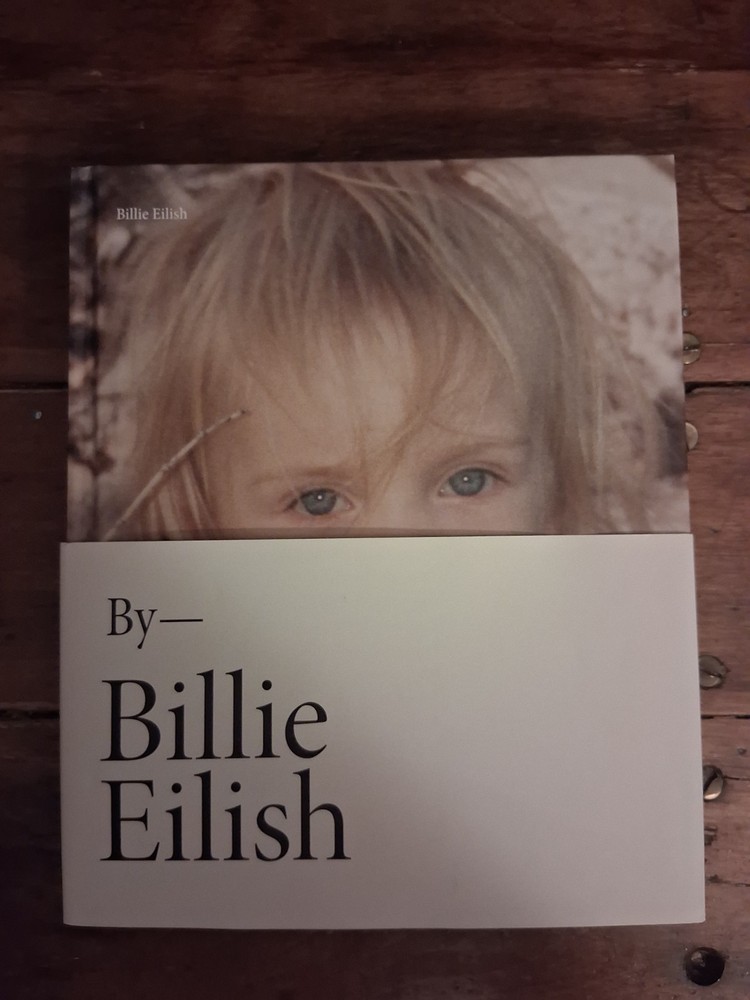 AWESOME BOOK!  Billie Eilish by Billie Eilish (2021, Hardcover)  PICTURES  VGUC