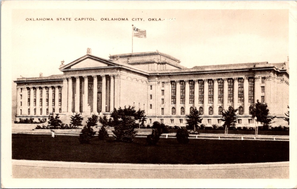 Vintage Postcard State Capitol Building Flag Oklahoma City Oklahoma        22525