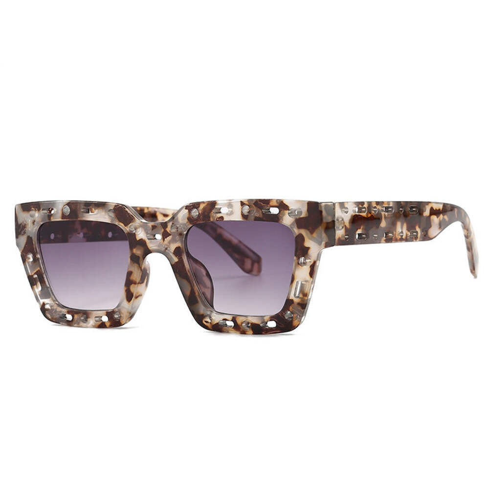 Square Sunglasses Modern Retro Style PC Frame and Lenses for Enhanced Durability