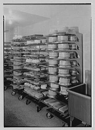 Schrafft's, Esso Building, Rockefeller Center, New York. Bakery shelves