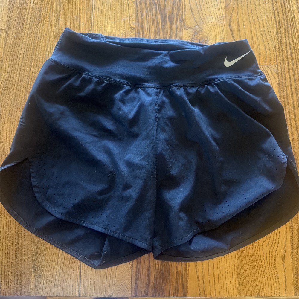 Nike Women's Dry Fit Running Shorts. Medium. Lined
