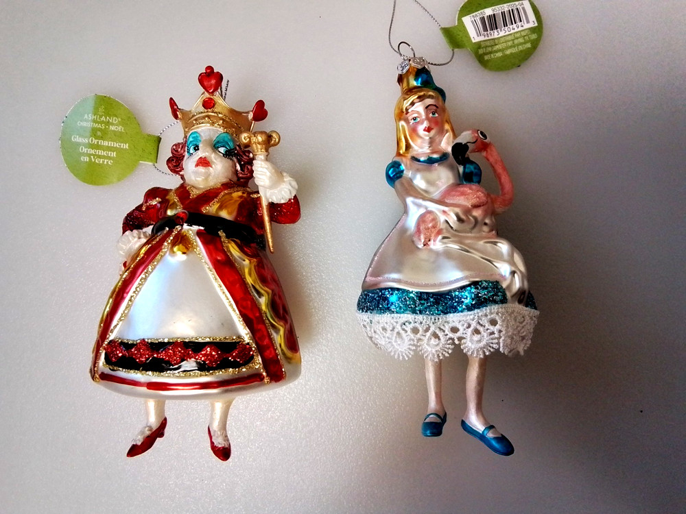Alice In Wonderland Queen Of Nearts  Ornaments/New