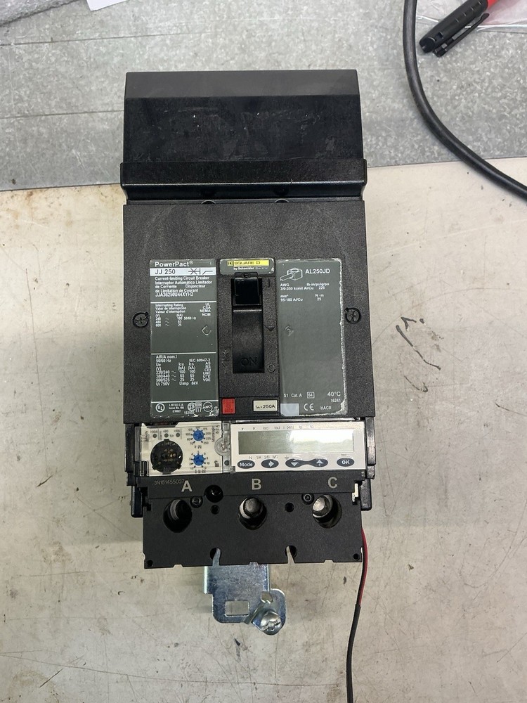 Schneider Electric JJA36250U44XYH2 Square D PowerPact JL 250 Circuit Breaker.