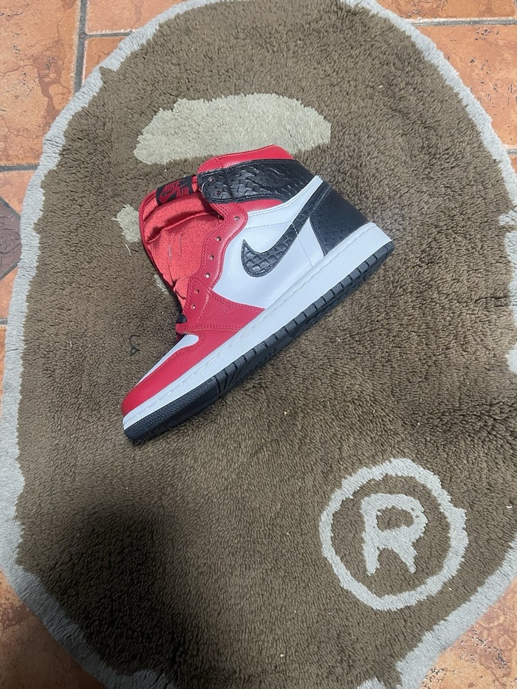 Air Jordan 1 High Satin Snake Chicago Size 5m (6.5w) Left Shoes Only