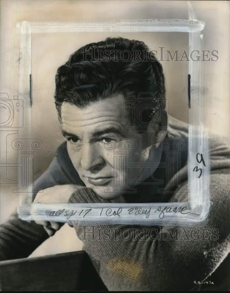 1949 Press Photo Actor Robert Ryan stars in 