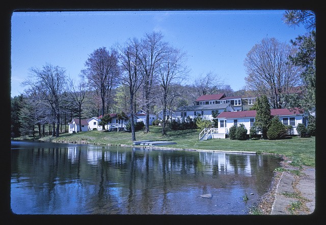 Photo:Livingston Manor New York Edgewood Inn 1977 Lakefront Resort Cabins