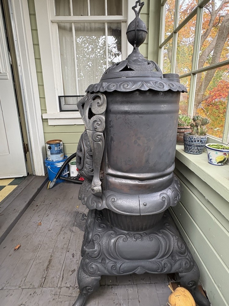 Antique “Brilliant Favorite” Cast Iron Parlor Stove Ornate Victorian Coal Wood