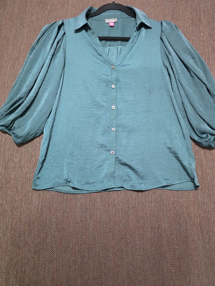 Vince Camuto Women's XS Green Solid V-Neck 3/4 Puff Sleeve Button-Front Blouse