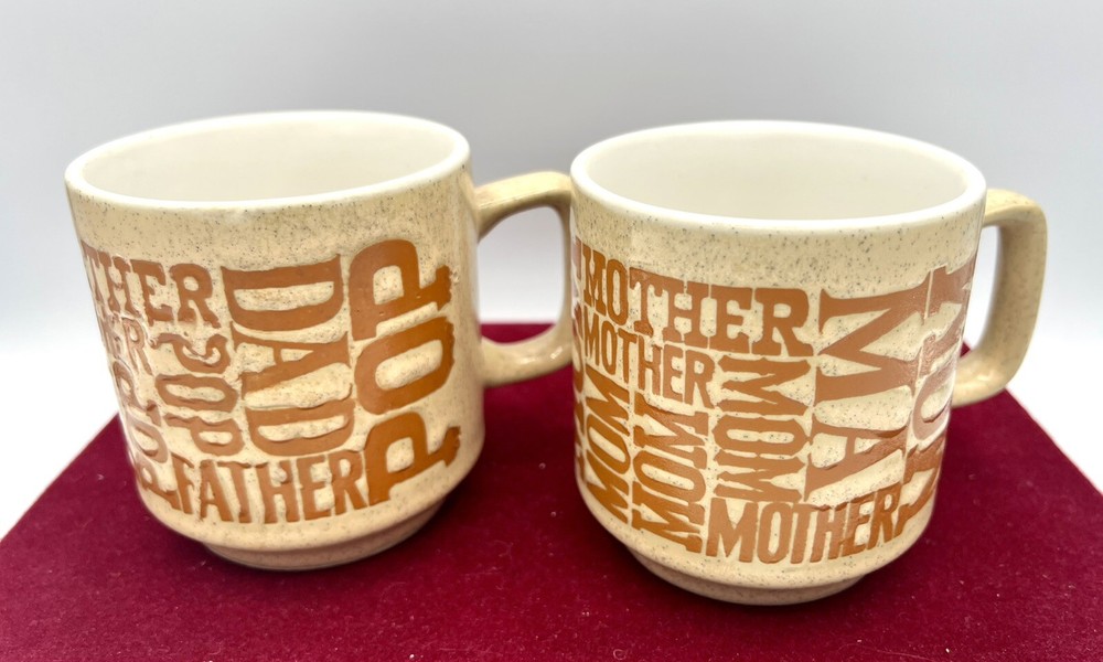 Vintage 70s Two Toned Pair Mom and Dad Stoneware Mugs Made In Japan MCM (2)
