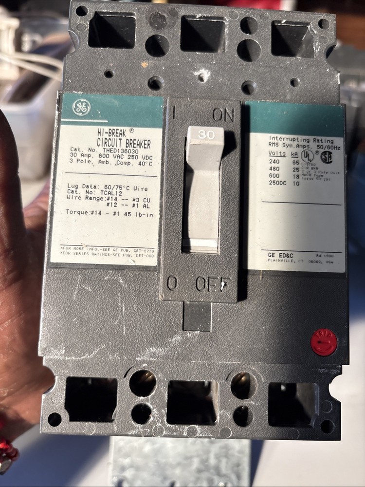 GE THED136030 Type High Tier Molded Case Circuit Breaker, 600 VAC, 30 A, 3 Poles