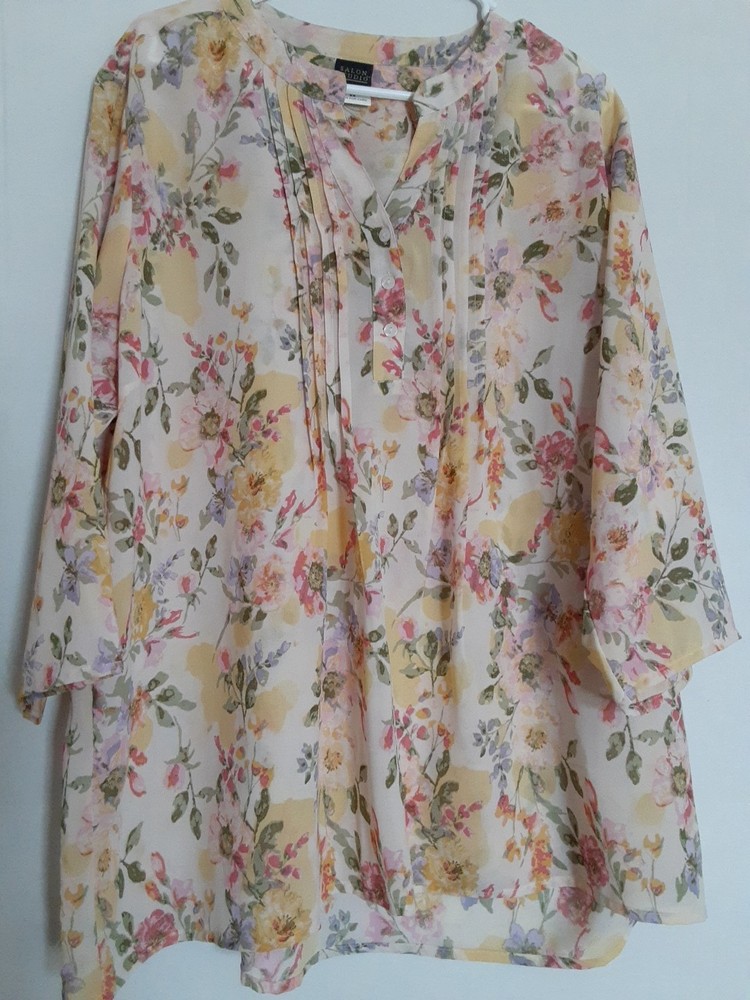 Salon Studio Semi Sheer Floral Top Size Xx