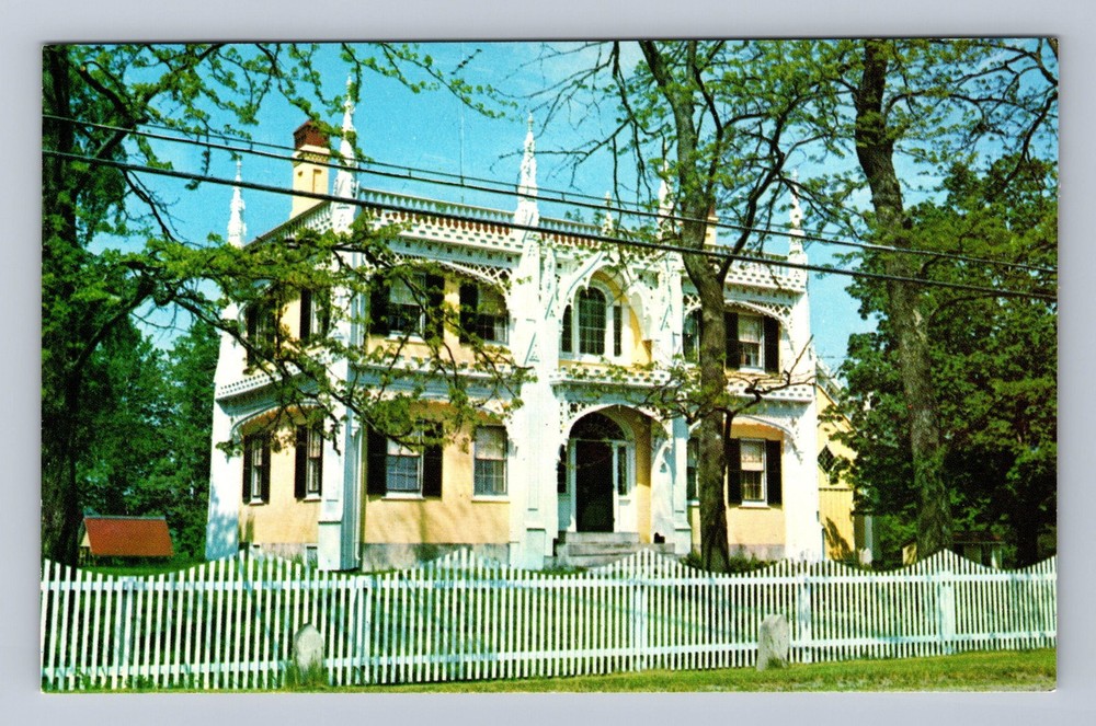 Kennebunk ME-Maine Wedding Cake House Vintage Postcard