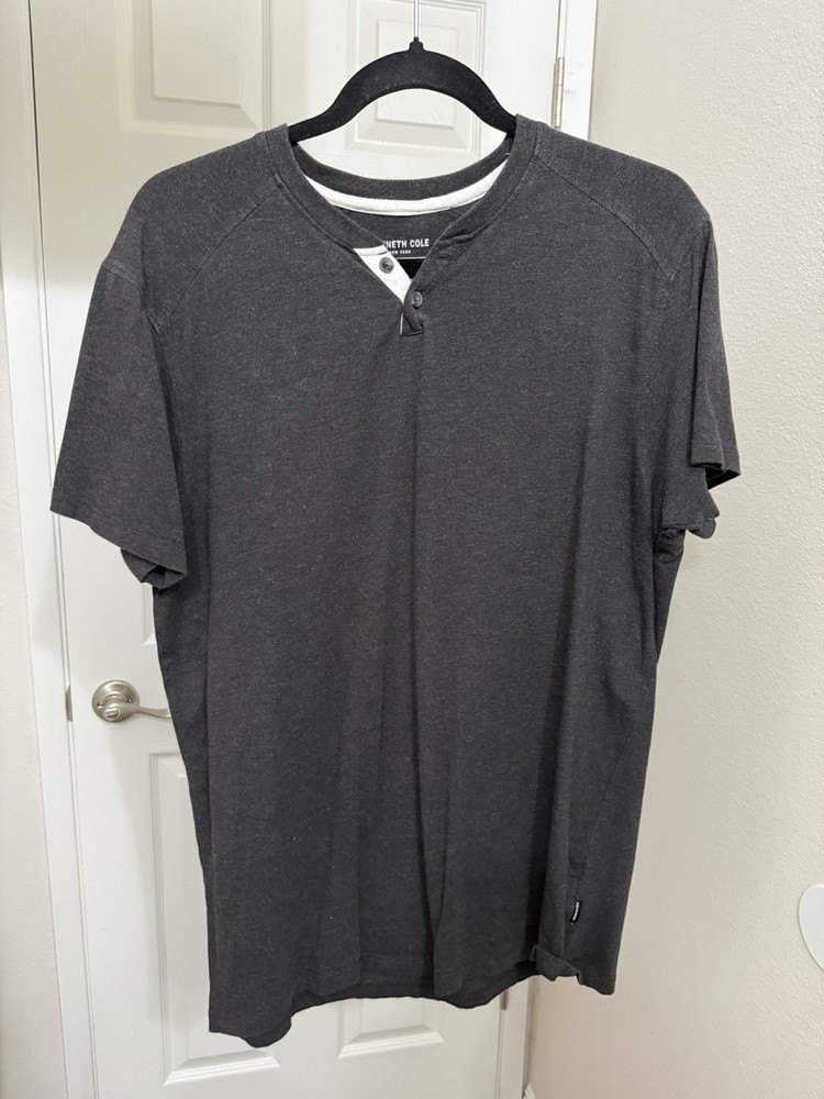 Kenneth Cole New York Men's V-Neck T-Shirt Cotton Blend, Size Medium Fitted