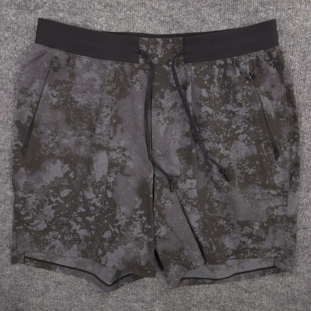 Lululemon License to Train Shorts Mens L Gray Black Tactile Anchor Performance