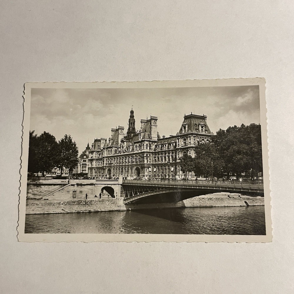 Postcard L'Hotel de Ville, Paris, France Vintage