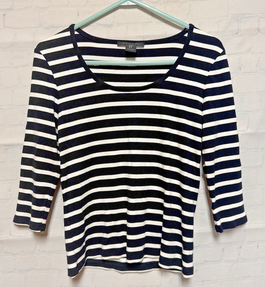 Tahari Women's Black white stripe 3/4 Sleeve Sweater Blouse Pullover Knit medium