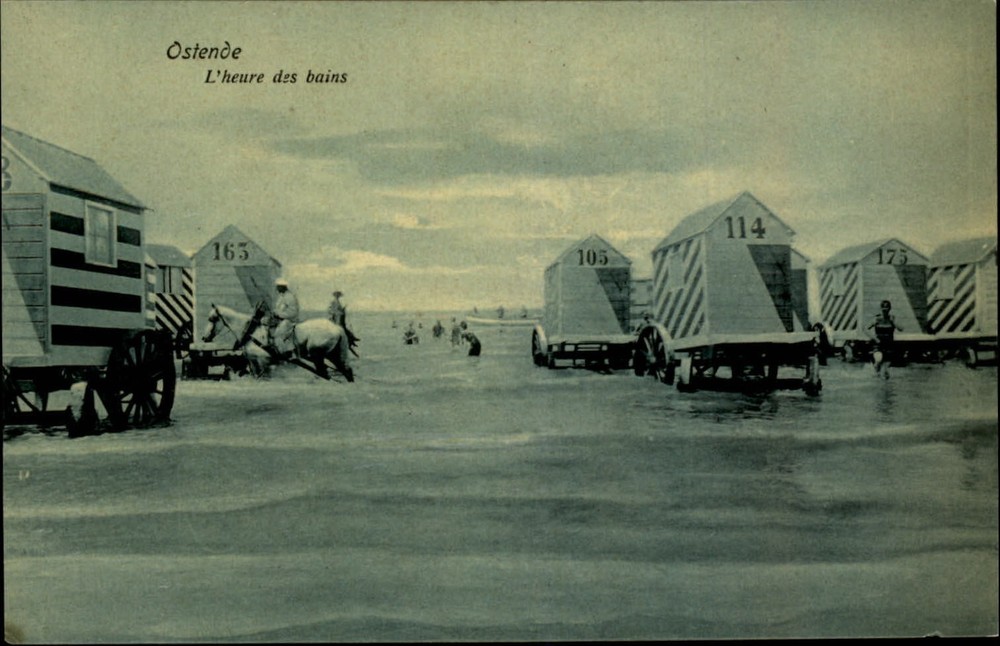 Ostende L'heure des bains Beach Cabins vintage postcard s483