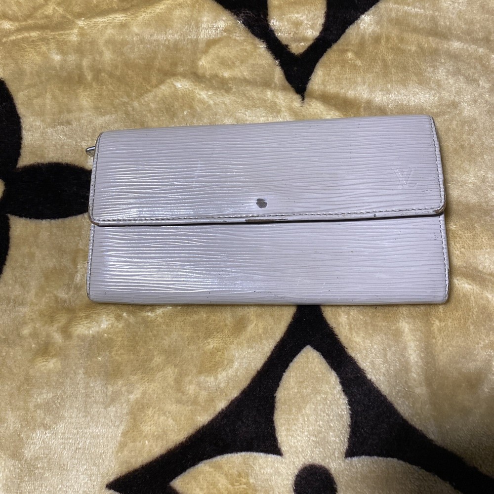 Authentic Louie Vuitton Gray Epi Long Wallet
