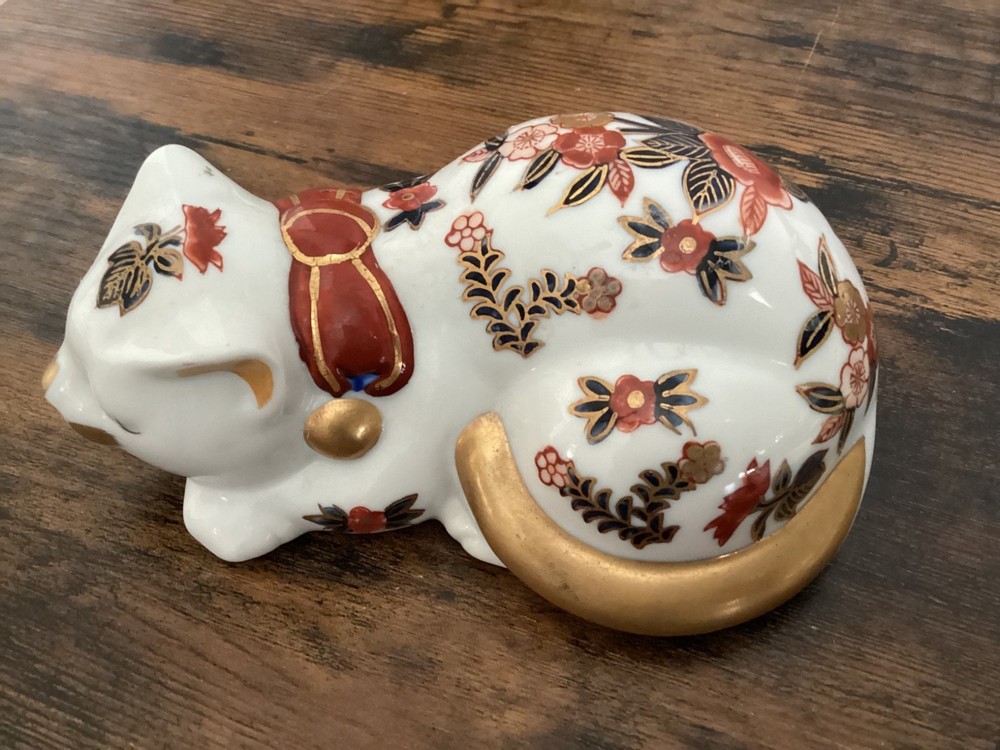 Vtg Imari Ware Hand Painted Gilded Sleeping Cat 6