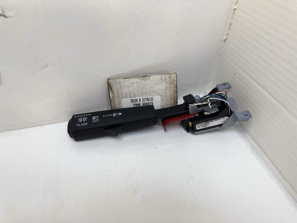 Genuine Volvo Turn Signal Switch 2079512 - OEM Quality Replacement  