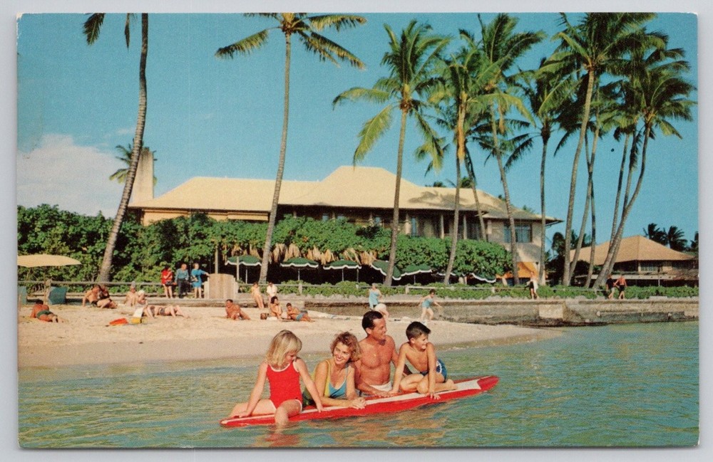 Halekulani Waikiki Beach Hawaii 1950s Family Hotel Mirro-Krome Postcard
