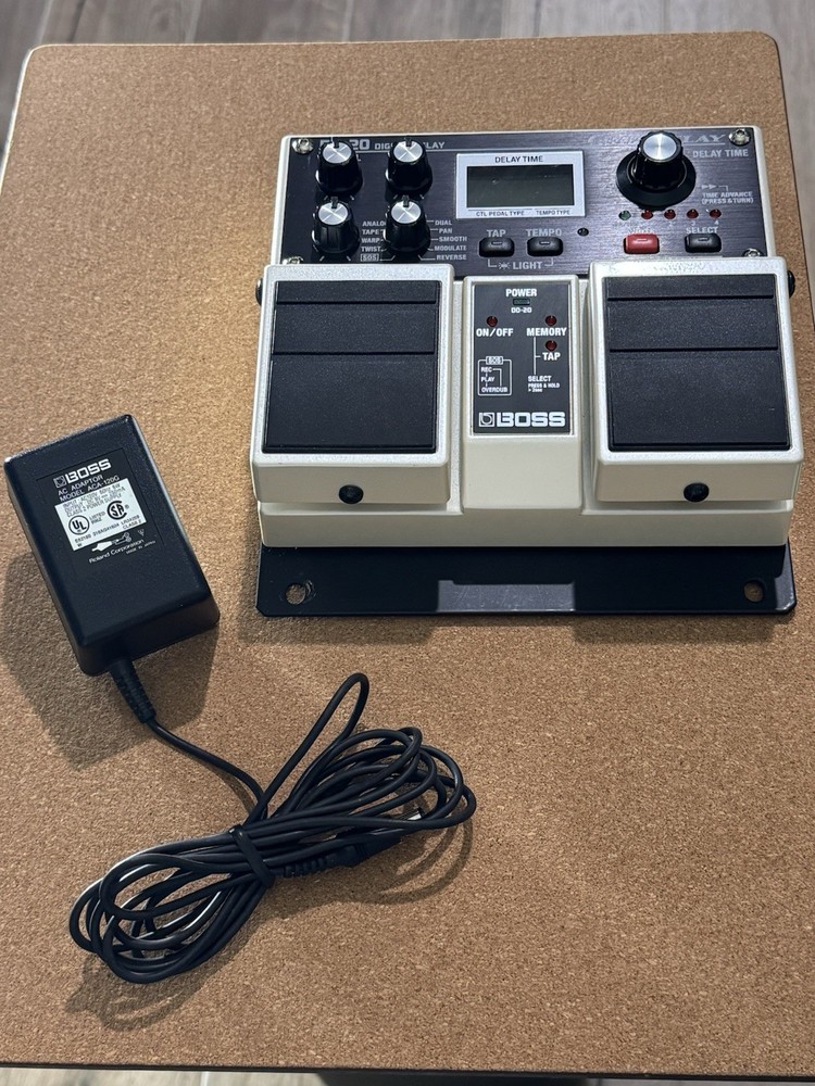 BOSS DD-20 Giga Delay Digital Delay Guitar Effect Pedal - Tested & Working