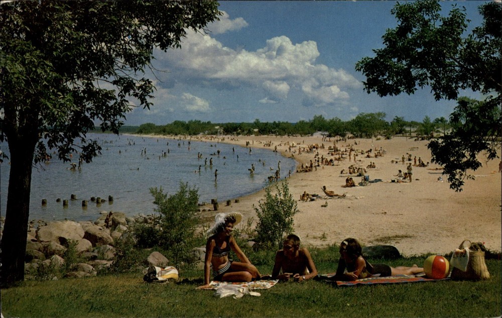 Grand Beach Provincial Park Manitoba Canada vintage postcard s653