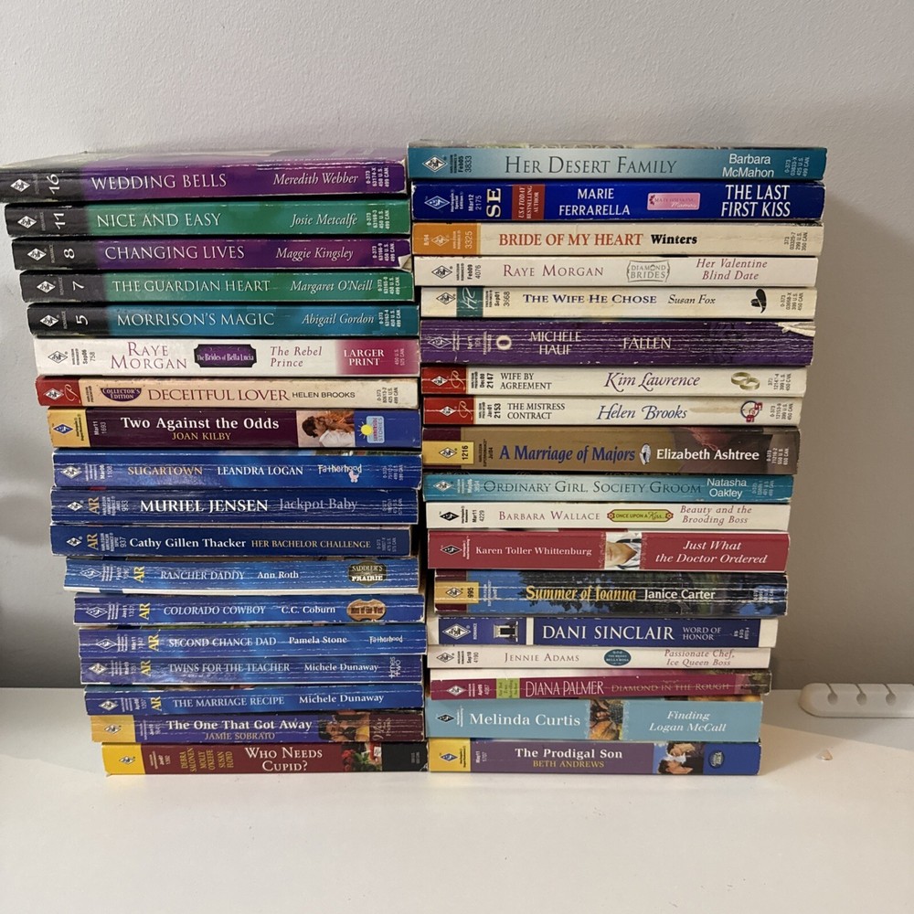 Lot of 36 Harlequin ROMANTIC Mix Books
