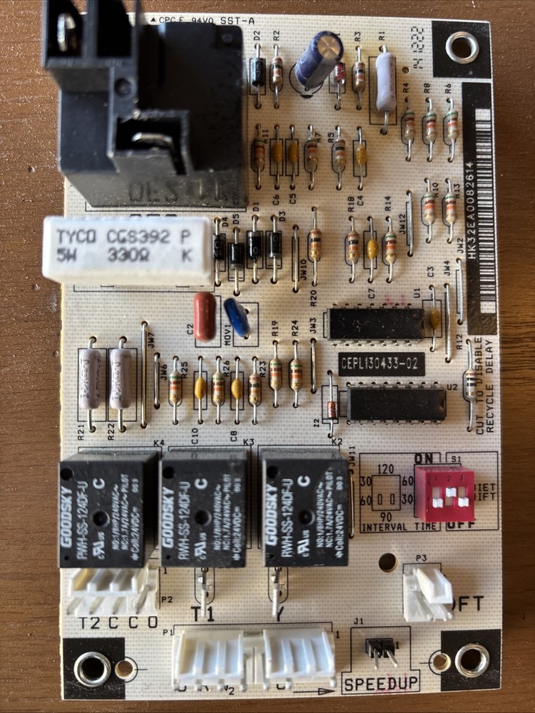 Carrier Heat Pump Model HK32EA0082614 for Efficient Home Heating