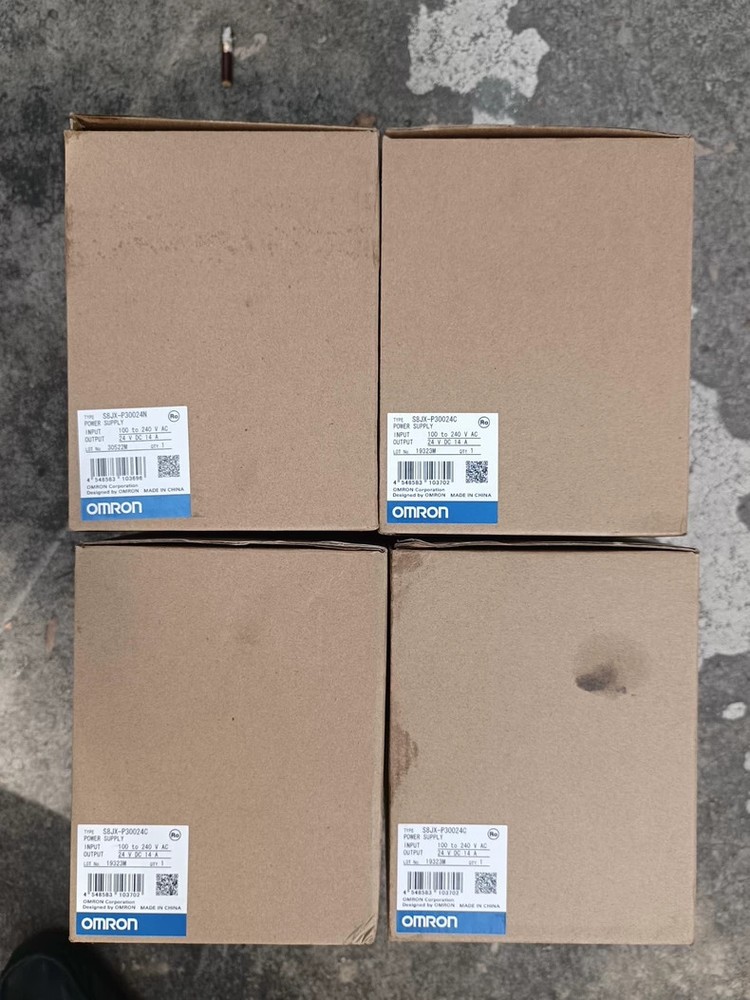 1PCS New OMRON S8JX-P30024C switch power supply