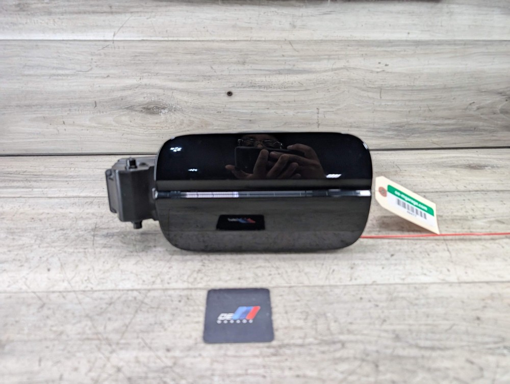 17-19 OEM AUDI A4 B9 Gas Fuel Tank Filler Door Cap Lid Cover Black