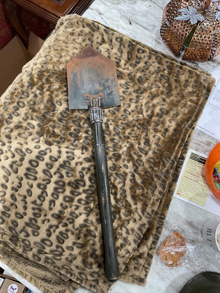 Vintage korean war us Military trench Shovel Made In Korea