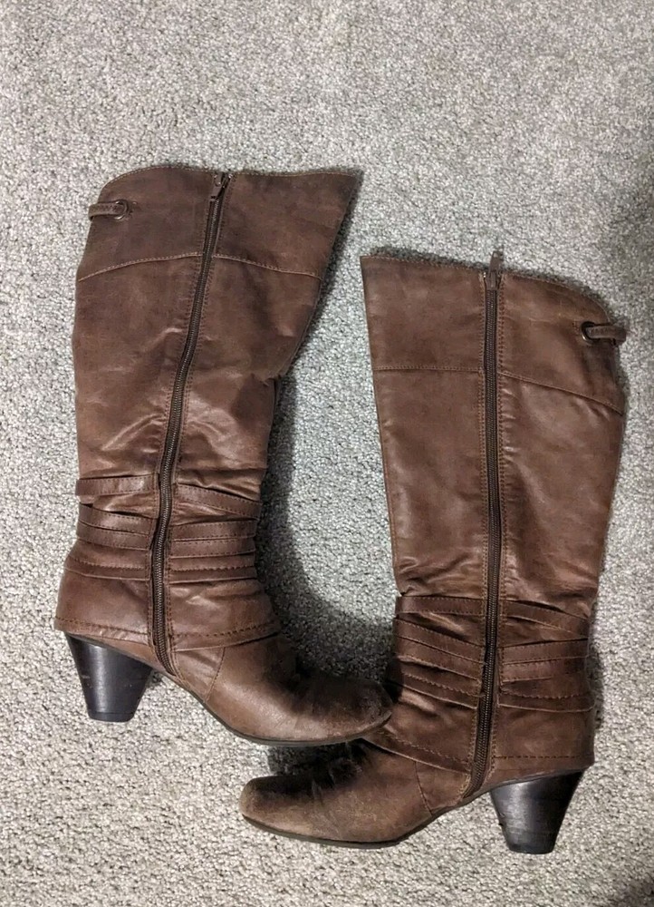 Bare Trap Boots Size 7 Great Condition
