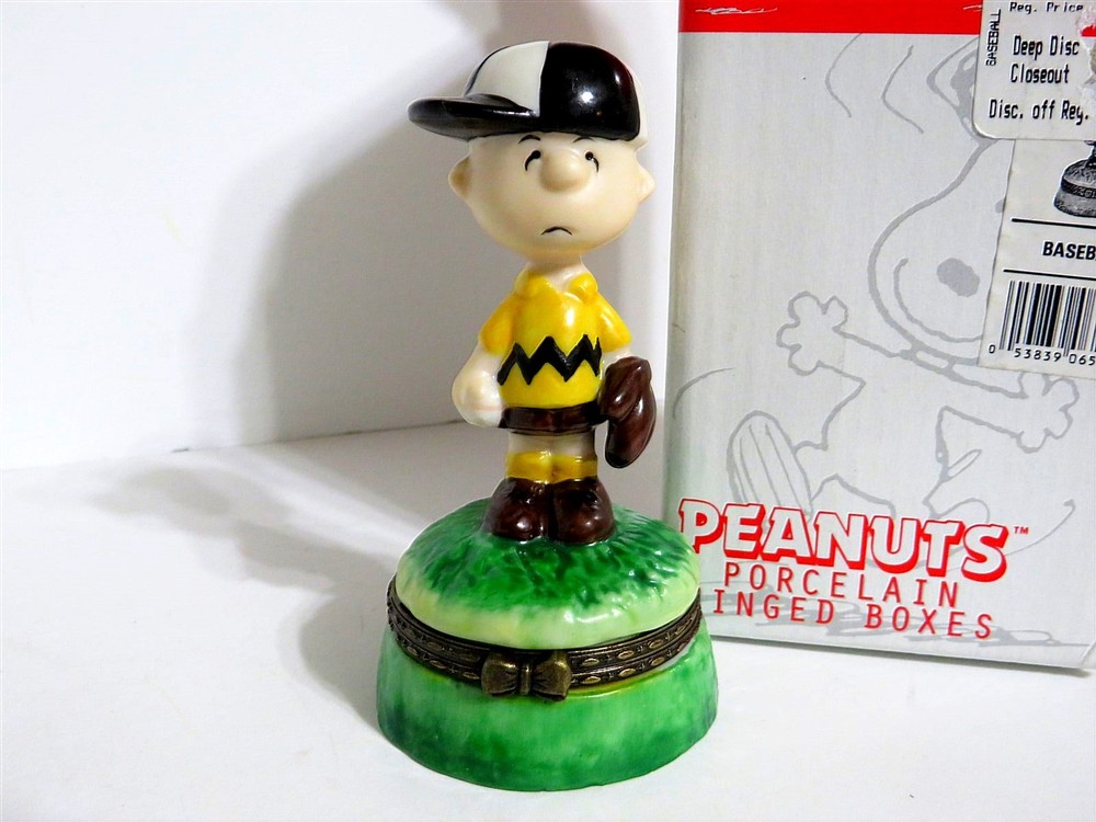 Snoopy Peanuts Charlie Brown Flambro Porcelain Trinket Box Figure Figurine 1998