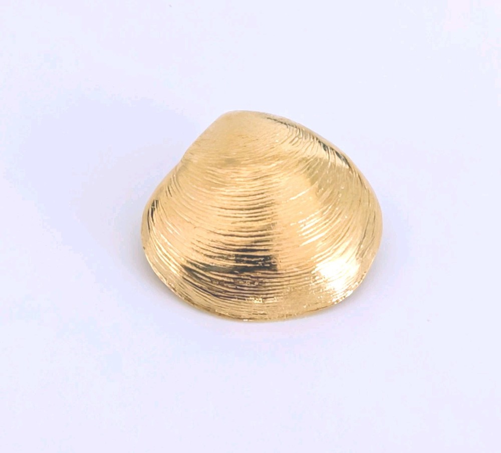 Vintage MONET Stamped Sea Shell Brooch Pin - Gold Tone