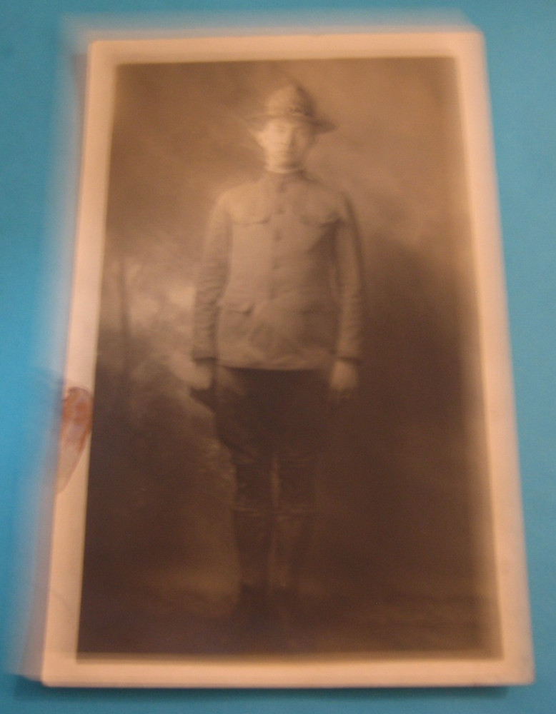 ANTIQUE 1900s  RPPC POSTCARD SOLDIER IN UNIFORM MILITARY