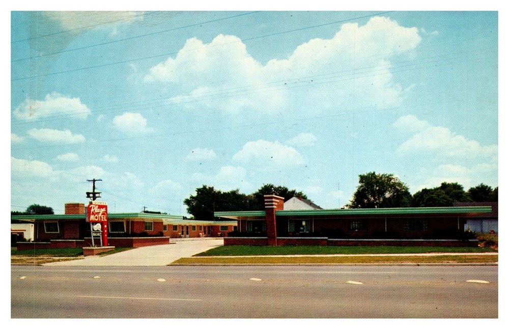 Youngstown OH Ohio Plaza Motel Street View Chrome Postcard