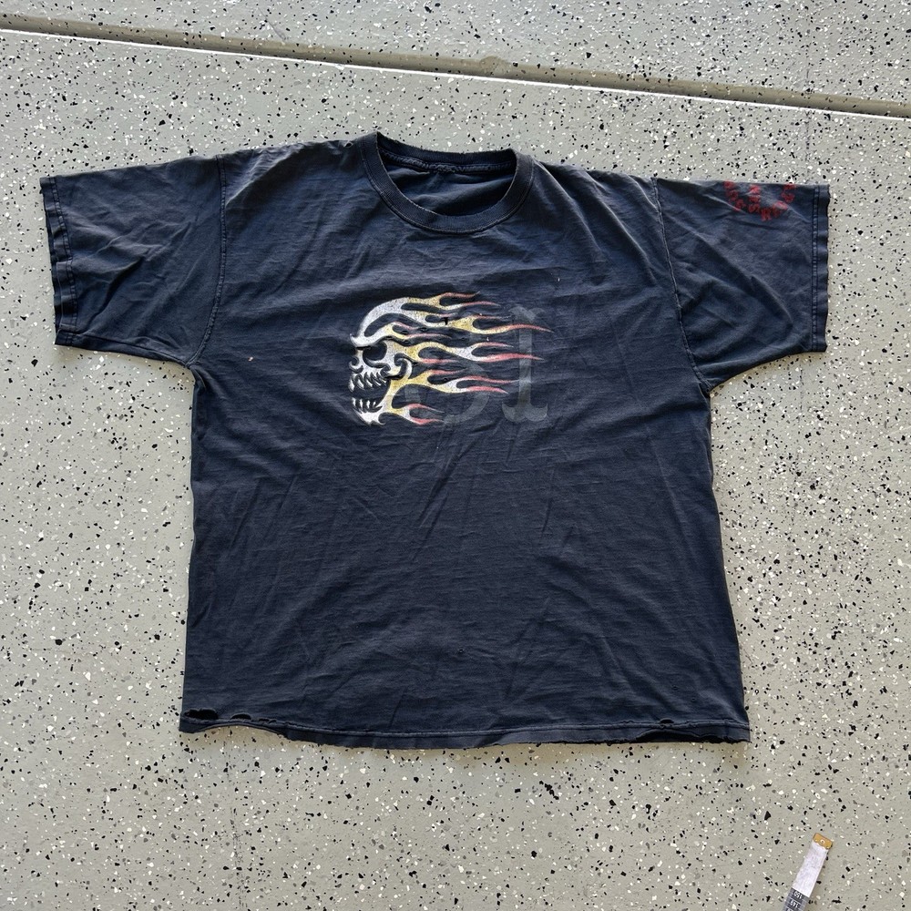 Vintage 90s Distressed Faded Skull Flames Graphic Biker/Skater Style T Shirt