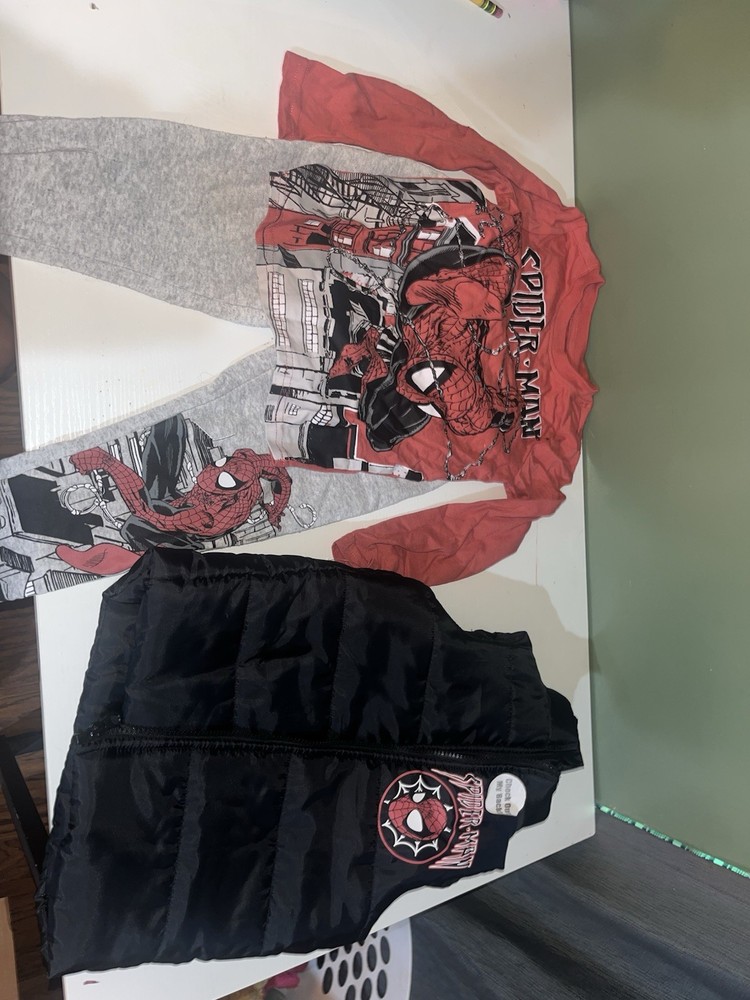 Marvel Spider-Man Boys 3-Piece Outfit Set Size 5 Red Shirt Gray Pants Zip Vest
