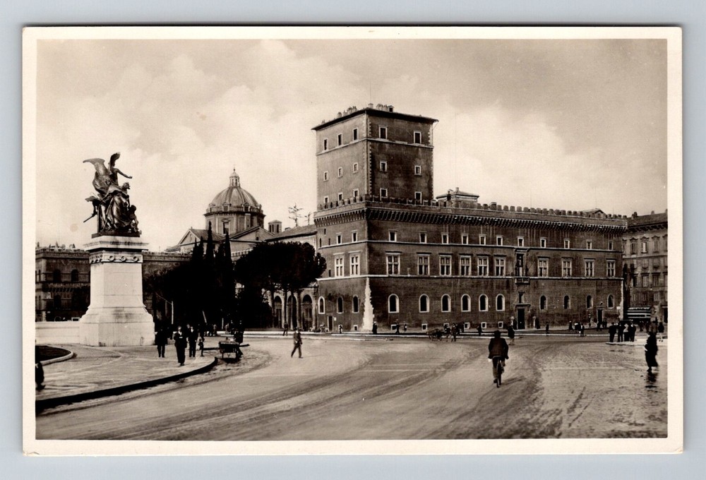Italy- Rome Venetian Palace & Plaza Souvenir Old Postal View Vintage Postcard