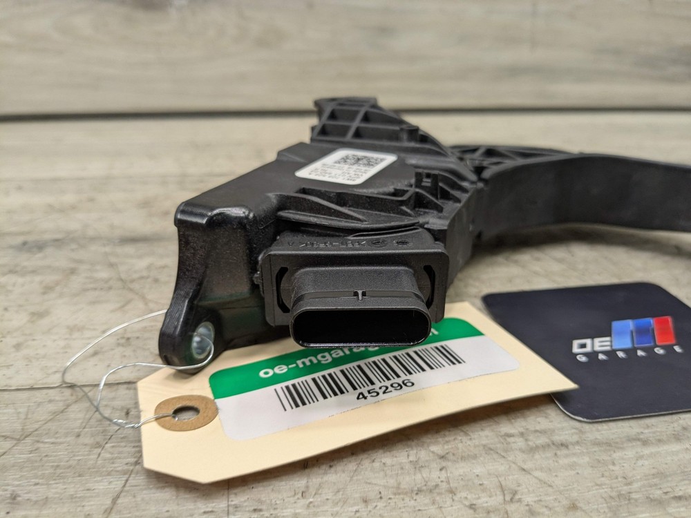 18-24 OEM AUDI A4 A5 A8 S4 S5 Q5 Q7 SQ5 Accelerator Gas Pedal Module