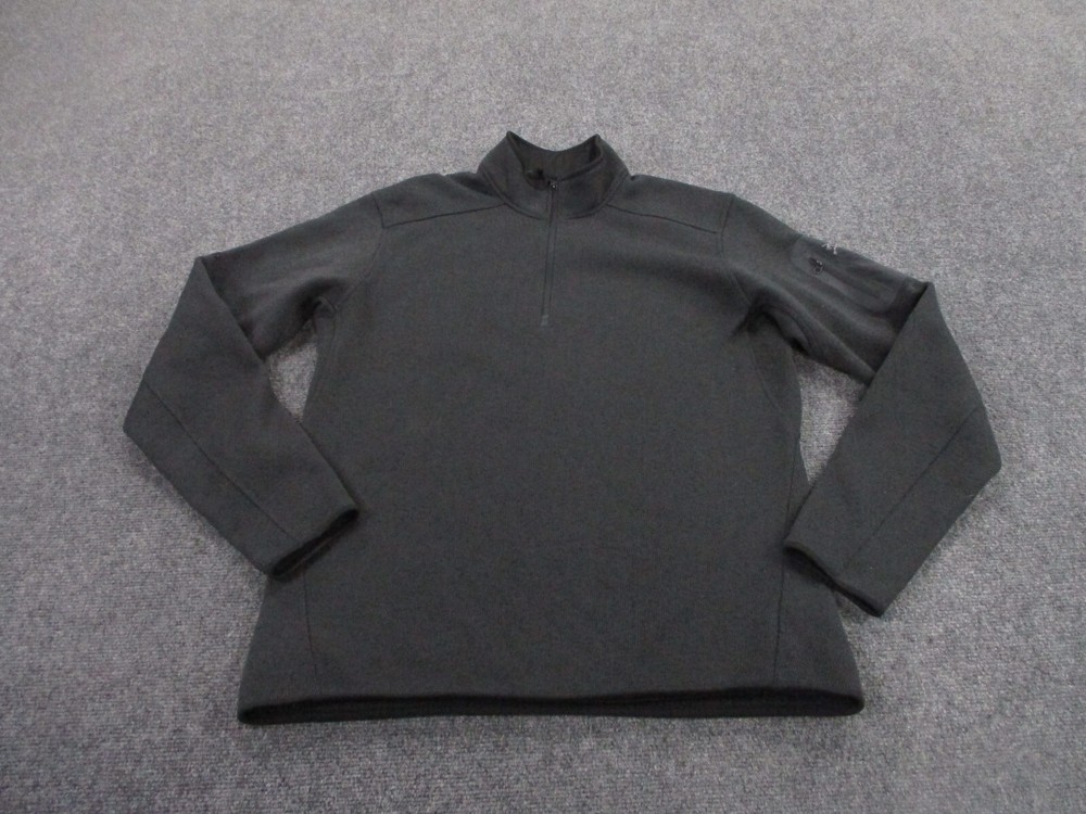 Arcteryx Men’s Gray Fleece Jacket for Hiking and Outdoor Activities with Logo