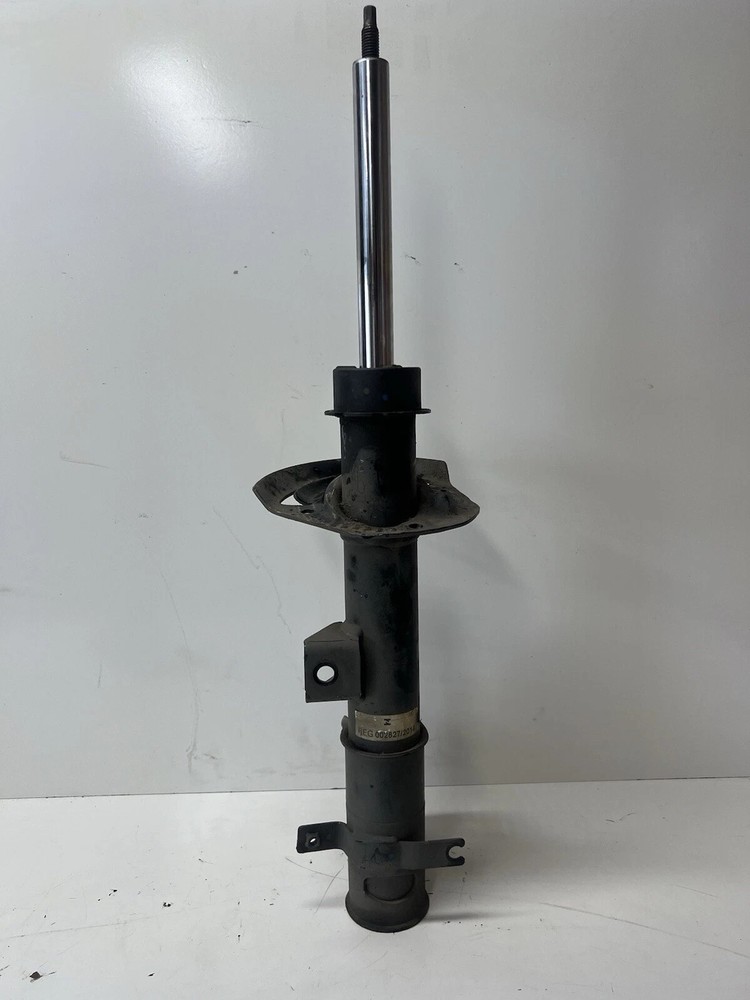 2017-2024 Chrysler Pacifica Front Passenger RH Strut 68248726AD OEM A274
