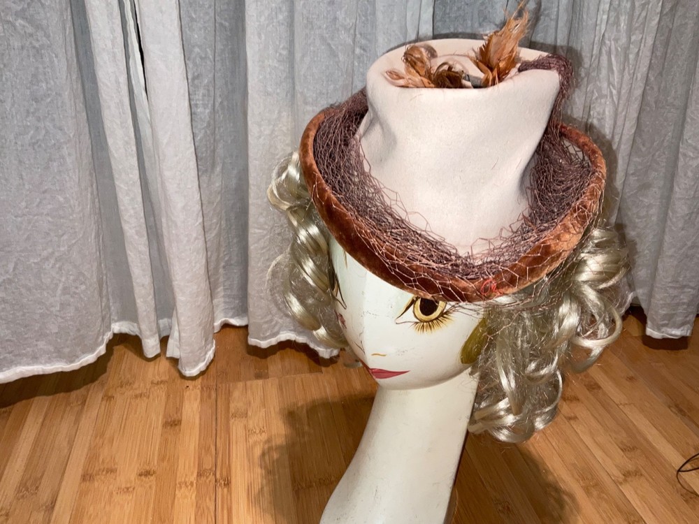 Vintage 40s hat rust velvet brim tan wool felt crown pillbox WWII era movie star