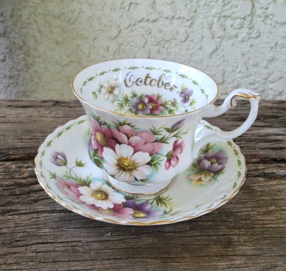 Vintage Royal Albert Cosmos October Flower Of The Month Teacup & Saucer