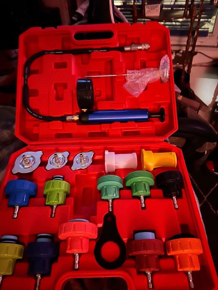 18 piece water tannk pressure leak tester kit