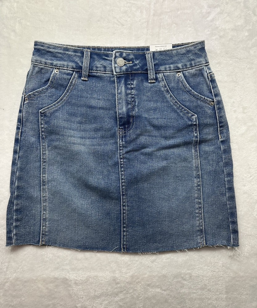 Time and Tru Women’s Denim Mini Skirt Size 2 Blue