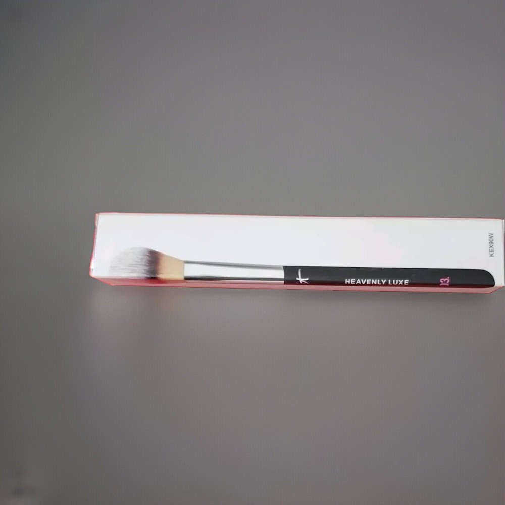 IT COSMETICS HEAVENLY LUXE CREAM BLUSH BRUSH #3 BRAND NEW IN SEALED BOX