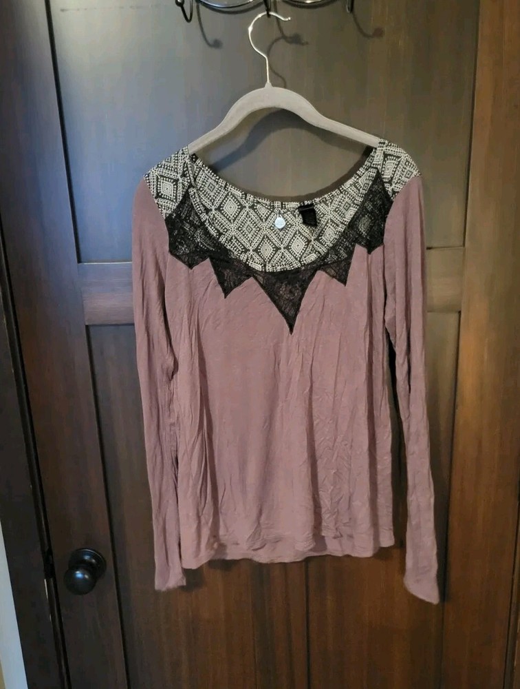 EUC BKE Boutique Buckle Women's Long Sleeve Purple Blouse Top Size Medium